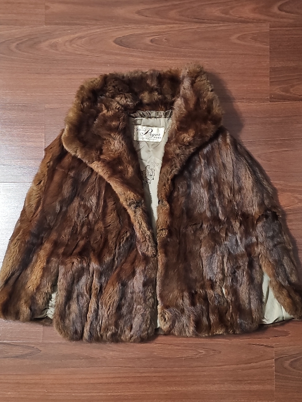 Vintage 1940s Brown Mink - "Wm. A. Pryor Furs Pittsburgh - Women Cape